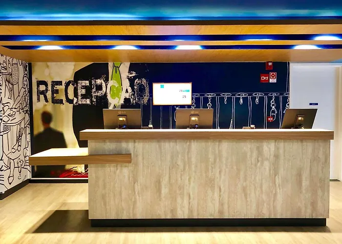 Ibis Budget PetropolisHotel Em